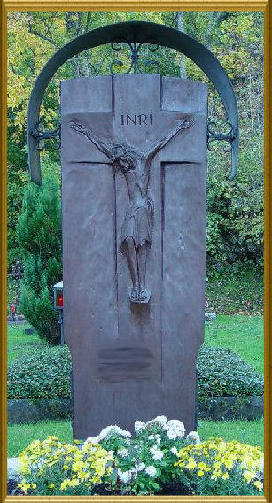 Tomb with the body of Jesus in relief