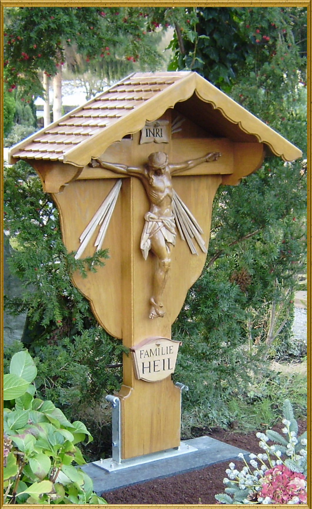Grave cross with shingle roof in the Baroque style